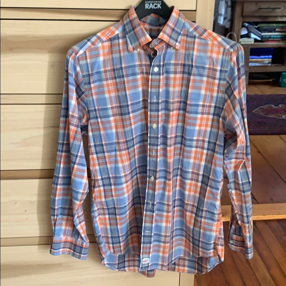 Vineyard Vines Slim Fit Murray Shirt. 100% cotton.